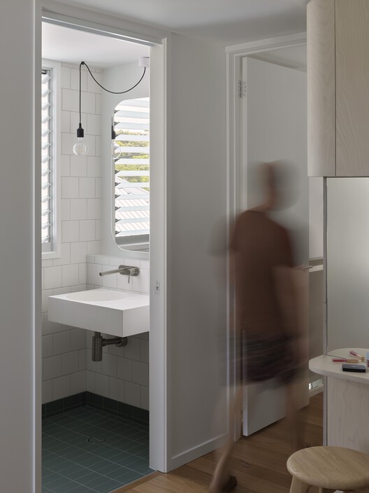 Tighty Whitey House / Maytree Studios Tighty Whitey House / Maytree Studios - Interior Photography, Bathroom, Sink, Lighting, Glass