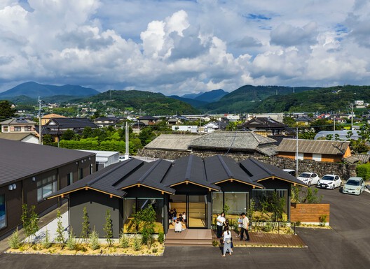 Clínica infantil Omura / Design Associates Nakamura - Fotografía exterior