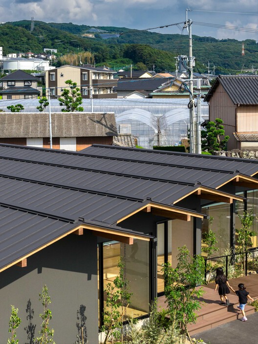 Clínica infantil Omura / Design Associates Nakamura - Fotografía exterior