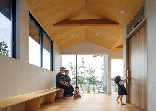 Clínica infantil Omura / Design Associates Nakamura - Fotografía interior, Madera