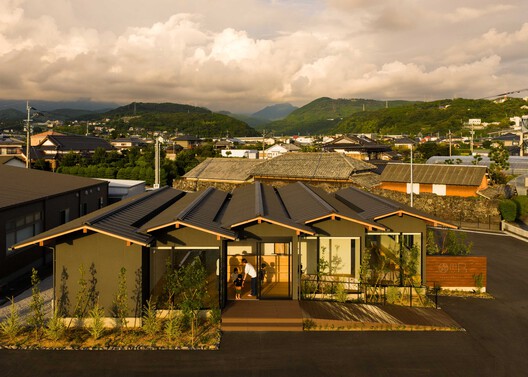 Clínica infantil Omura / Design Associates Nakamura - Fotografía exterior