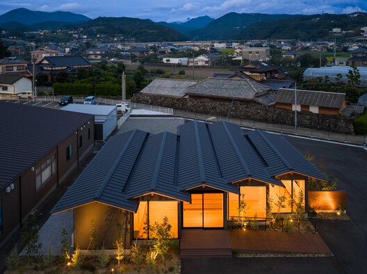 Clínica infantil Omura / Design Associates Nakamura - Fotografía exterior