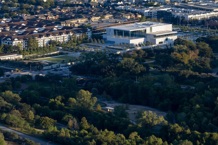 Houston Ismaili Center/Farshid Moussavi Architecture - Fotografía exterior, Fotografía aérea