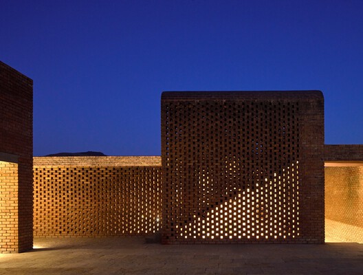 Club comunitario The STREET / Studio VDGA - Imagen 17 de 24