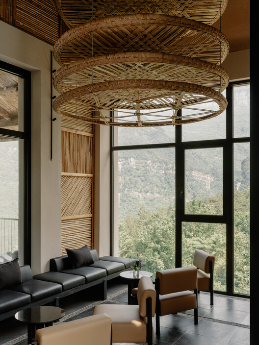 重庆云叠室庐精品酒店 / 如莫空间设计 - 室内图, 起居室, 木头, 灯, 椅子