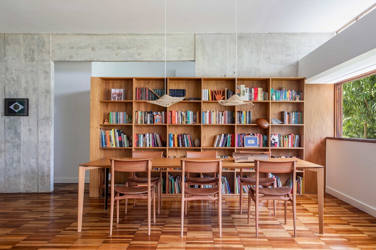 Projeto Fonte da Saudade / Bric Arquitetura | Portillo e Pantoja - Fotografia de Interiores, Armário, Prateleira, Madeira, Mesa, Cadeira