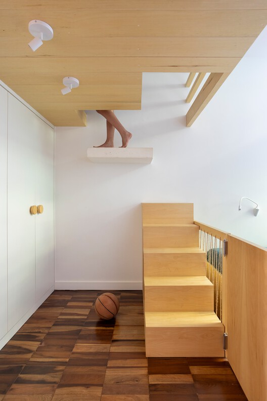 Projeto Fonte da Saudade / Bric Arquitetura | Portillo e Pantoja - Fotografia de Interiores, Madeira, Escada, Corrimão