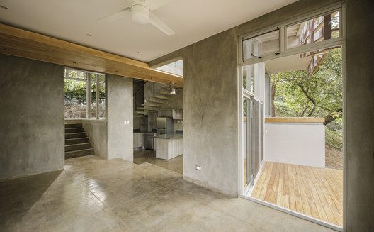 The Illusion of Level: Detailing for Water in “Flat” Architecture - Image 8 of 20