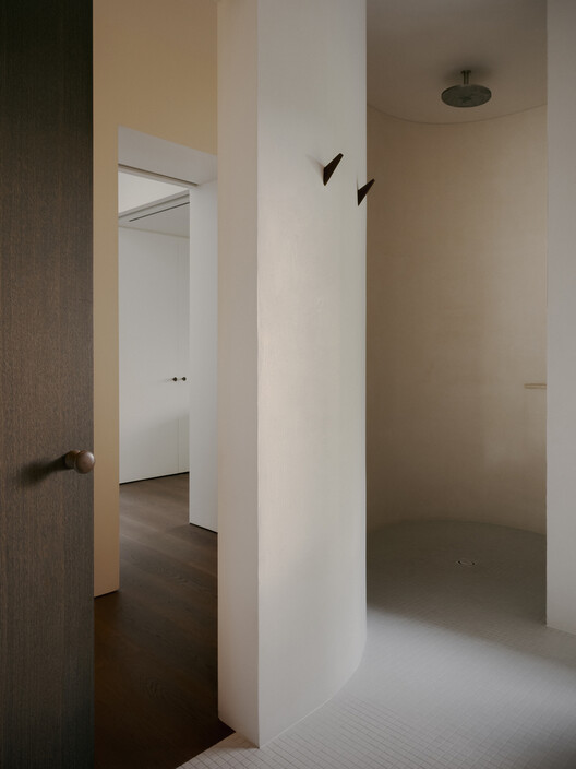 The Illusion of Level: Detailing for Water in “Flat” Architecture - Image 20 of 20