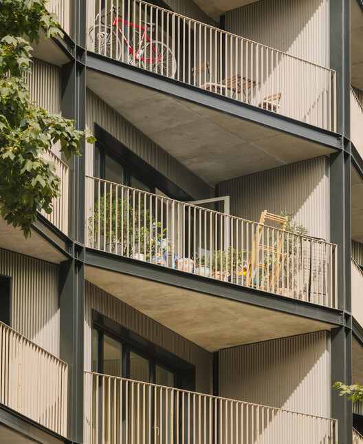 The Illusion of Level: Detailing for Water in “Flat” Architecture - Image 18 of 20