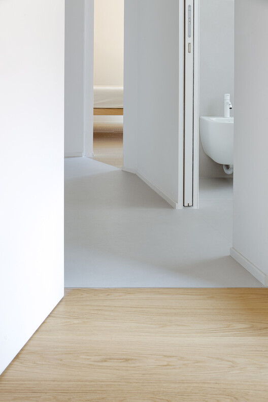 The Illusion of Level: Detailing for Water in “Flat” Architecture - Image 14 of 20