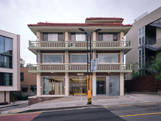 维丽诗安国旗舰店 / Studio Tama - 建筑图, 阳台