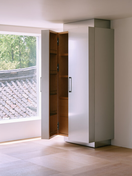 维丽诗安国旗舰店 / Studio Tama - 室内图, 木头, 隔断, 壁橱, 门, 玻璃