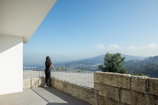 House in Mesão Frio / felixARQS - Daniel félix Arquitectos - Exterior Photography, Handrail, Balcony