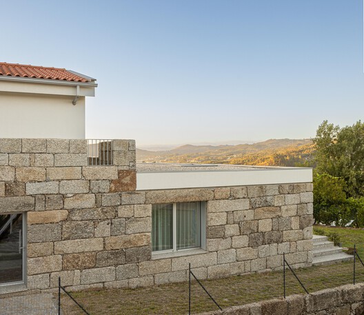 House in Mesão Frio / felixARQS - Daniel félix Arquitectos - Exterior Photography, Brick