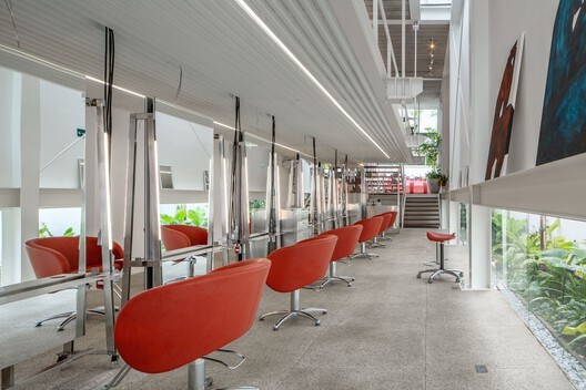 Salão de Beleza Cubo  / FUTURA ESTUDIO - Fotografia de Interiores, Sala de Jantar, Cadeira