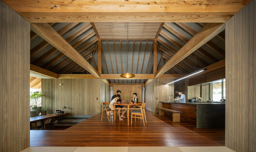 AMAMI 住宅 / Sakai Architects - 室内图, 厨房, 木头, 梁