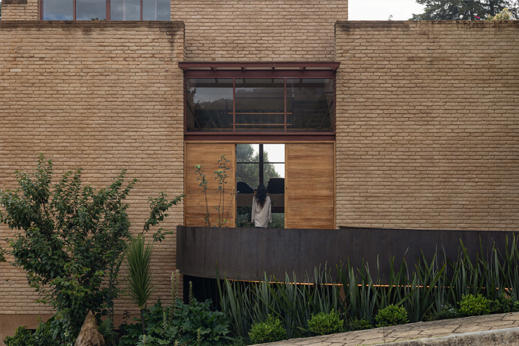 Casa La Sierra / Valdezarqs - fotografía exterior, ladrillo