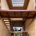 Casa La Sierra / Valdezarqs - Fotografía de interiores, escaleras, madera, balcones, fijación de vigas
