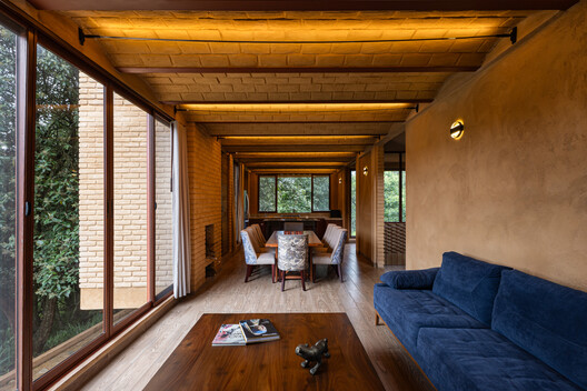 Casa La Sierra / Valdezarqs - Fotografía interior, Madera, Fijación Vigas, Terraza