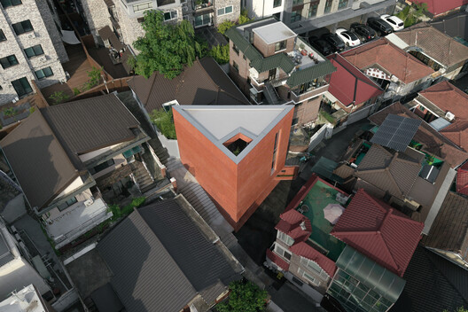 Layered Building / Atelier ITCH