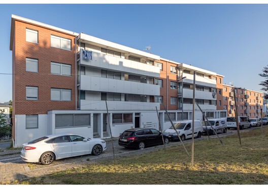 Reabilitação dos edifícios do Bairro do Cerco do Porto / Virgínio Moutinho Arquitectos + José Gigante Arquitecto - Fotografia de Exterior, Balcão