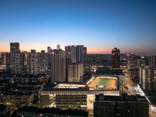 上海普陀区武宁中学异地改扩建项目 / 阿科米星建筑设计事务所 上海普陀区武宁中学异地改扩建项目 / 阿科米星建筑设计事务所 - 建筑图, 城市, 鸟瞰图