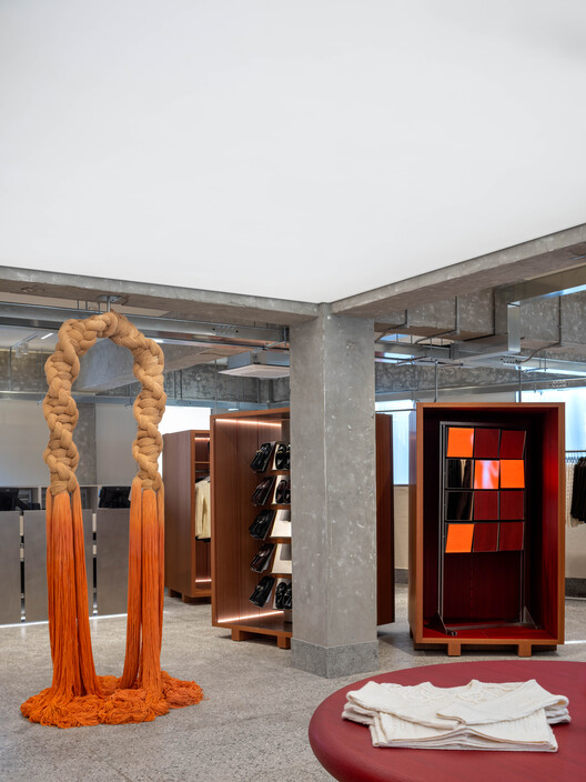 H&M 首尔圣水洞 / SKYnoa H&M 首尔圣水洞 / SKYnoa - 室内图, 壁橱