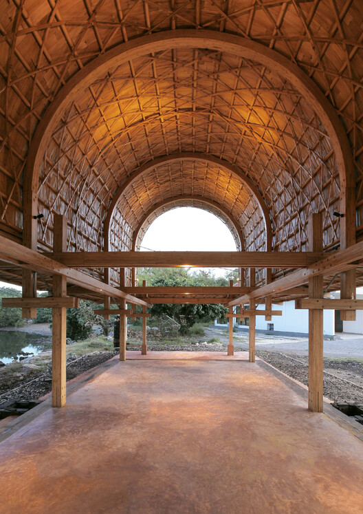 Pabellón BaleBio / Cave Urban Pabellón BaleBio / Cave Urban - Imagen 13 de 32