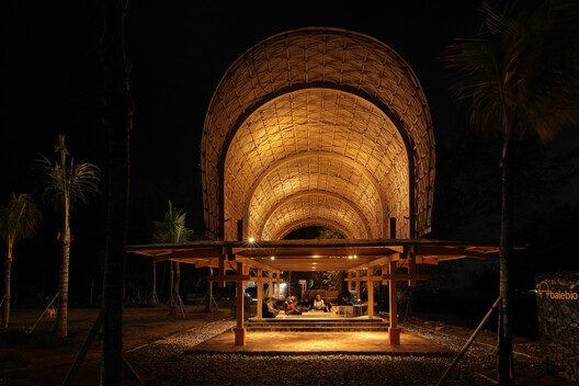 Pabellón BaleBio / Cave Urban Pabellón BaleBio / Cave Urban - Imagen 16 de 32