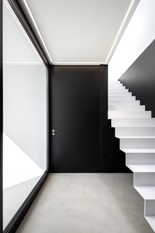 Casa DR / nmdarq - Fotografia de Interiores, Escada