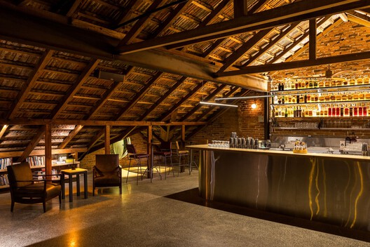 Céu Bar / Küster Brizola Arquitetos - Fotografía interior, Iluminación, Fijación Vigas