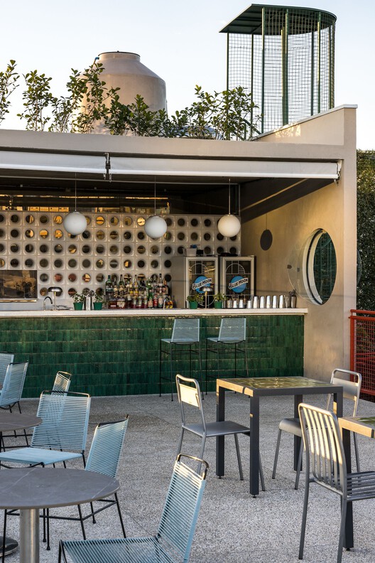 Céu Bar / Küster Brizola Arquitetos - Fotografía exterior, Sillas, Patio