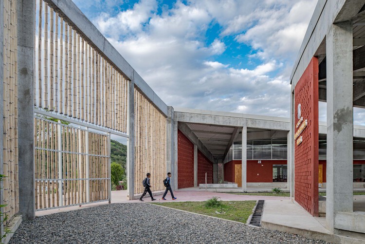 Colegio Mirador, La Jalquilla / Semillas - Imagen 1 de 19