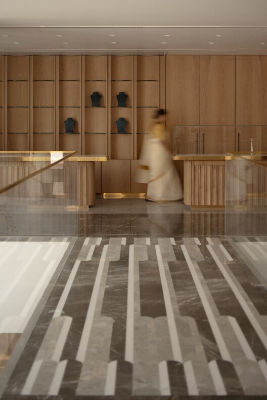 印度珠宝店 Fluted Volume / Studio UF+O - 室内图, 木头, 玻璃