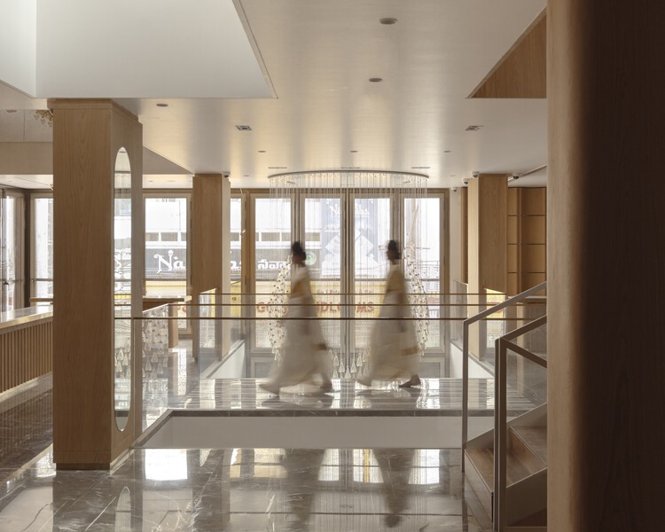 Grooved Roll Shop / Studio UF+O - Fotografía de Interiores, Madera, Iluminación, Vidrio, Barandillas