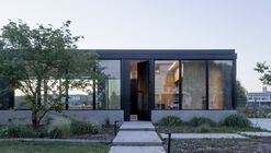 Casa en Escobar / Pedro Ignacio Yáñez + Norberto Nenninger + Paola Salaberri