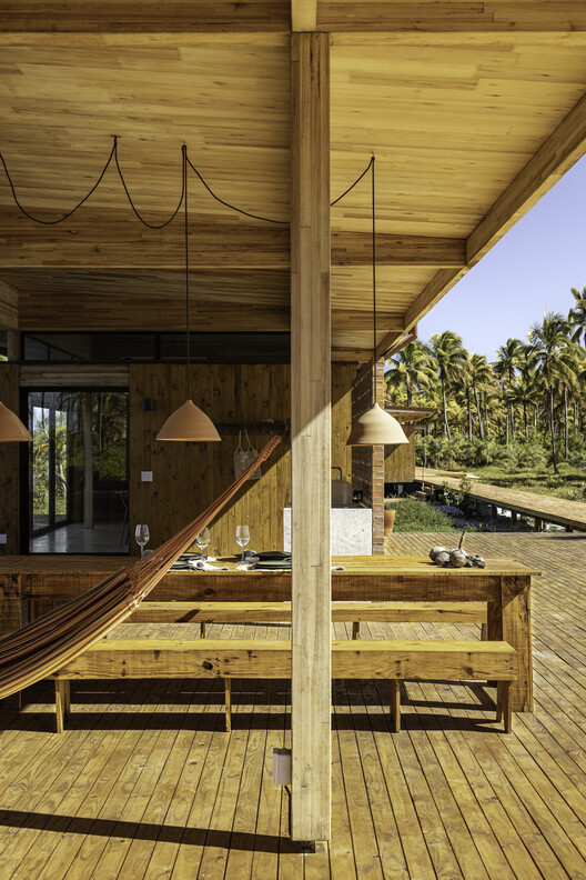 Modular Bahia / UNA Barbara e Valentim - Fotografía interior, Madera, Terraza