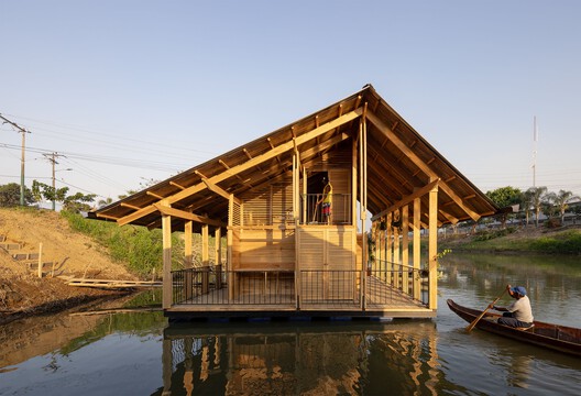 The Floating Neighborhood of Las Balsas / Natura Futura