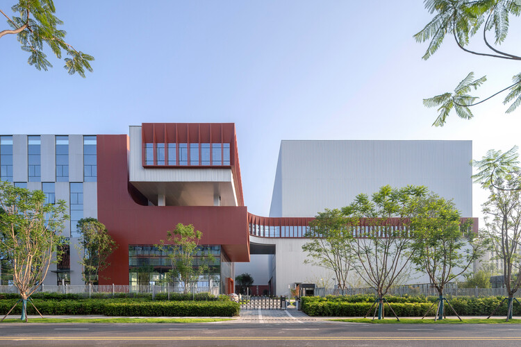 成都天府兴隆湖实验室二期 / 中锐华东荣朝晖工作室+心象建筑 - 更多图片