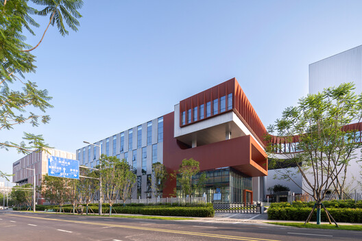 成都天府兴隆湖实验室二期 / 中锐华东荣朝晖工作室+心象建筑 - 建筑图, 表皮