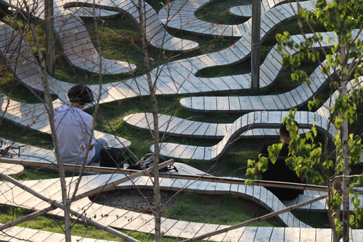 反应场 / Yong Ju Lee Architecture - 建筑图, 花园