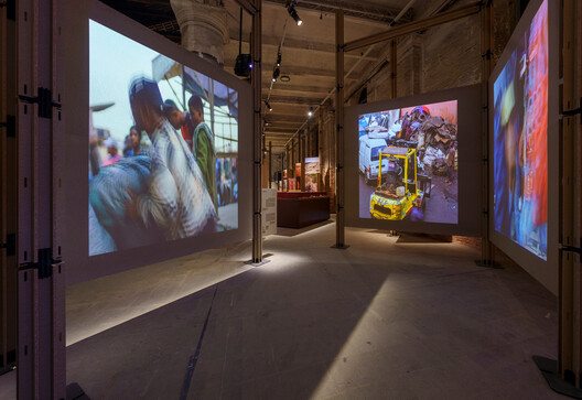 The Intelligens Biennale Gathers the Data, But Fails to Synthesize It  - Image 9 of 18