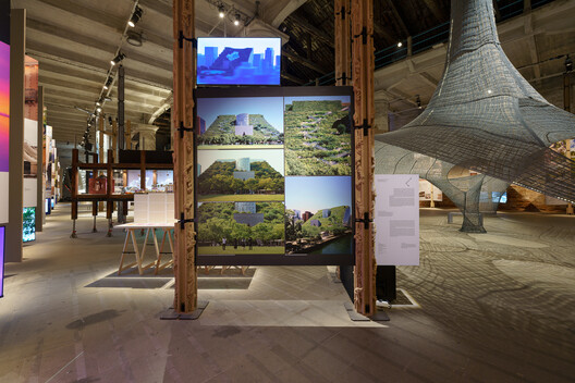 The Intelligens Biennale Gathers the Data, But Fails to Synthesize It  - Image 5 of 18