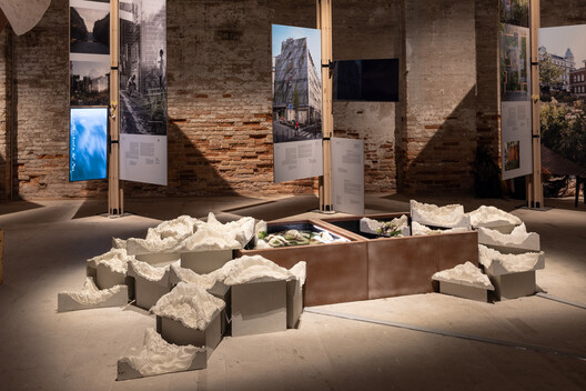 The Intelligens Biennale Gathers the Data, But Fails to Synthesize It  - Image 14 of 18