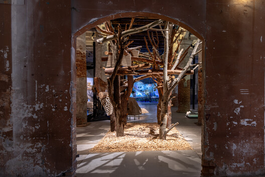 The Intelligens Biennale Gathers the Data, But Fails to Synthesize It  - Image 12 of 18