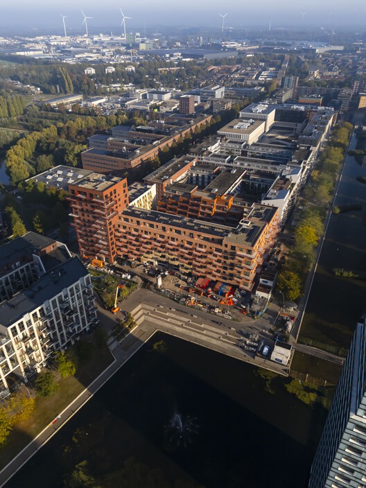 Edificio residencial Palazzo Paleiskwartier / Benthem Crouwel Architects - Fotografía exterior