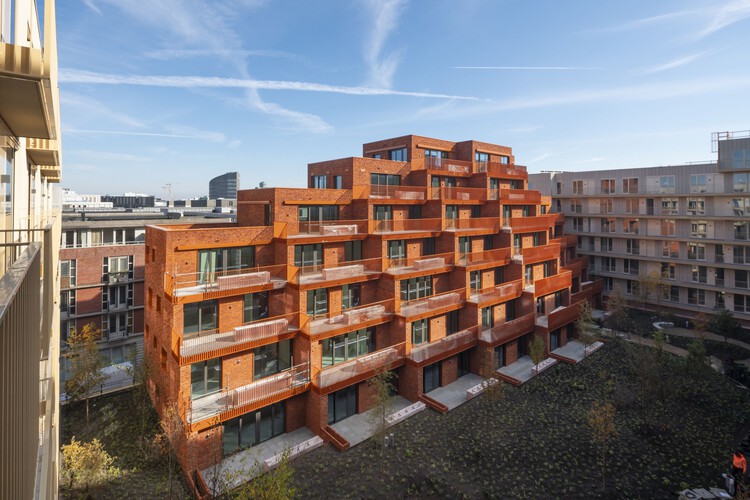 Edificio residencial Palazzo Paleiskwartier / Benthem Crouwel Architects - fotografía exterior, fachadas, balcones, hormigón