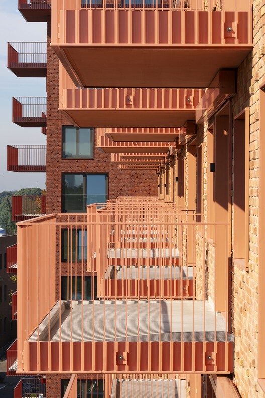 Edificio residencial Palazzo Paleiskwartier / Benthem Crouwel Architects - Fotografía interior, Balcón