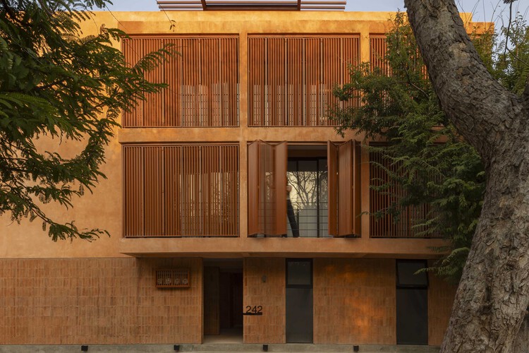 Edificio Sabines 242 / Estudio Grado - Imagen 2 de 28